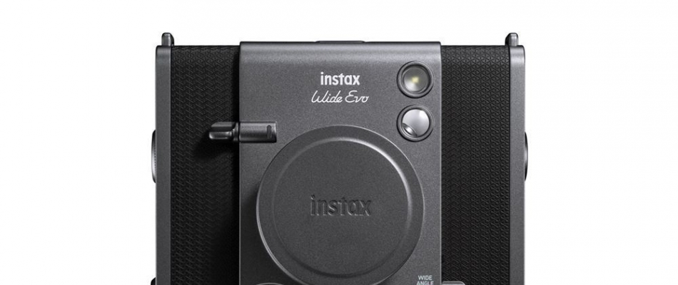 Instax Wide EVO, l'appareil hybride qui réinvente l'instantané avec style - Minizap Annecy