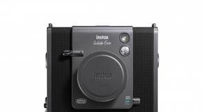 Instax Wide EVO, l'appareil hybride qui réinvente l'instantané avec style