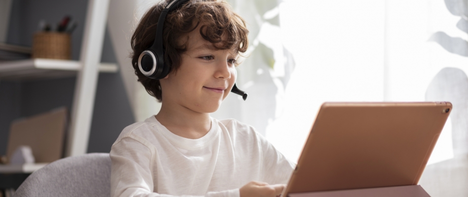 Écran total, comment protéger vos enfants sans devenir le Big Brother de la famille ? - Minizap Chambery