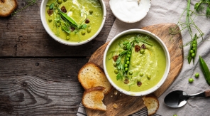 Cuisiner les cosses de fèves et de petits pois