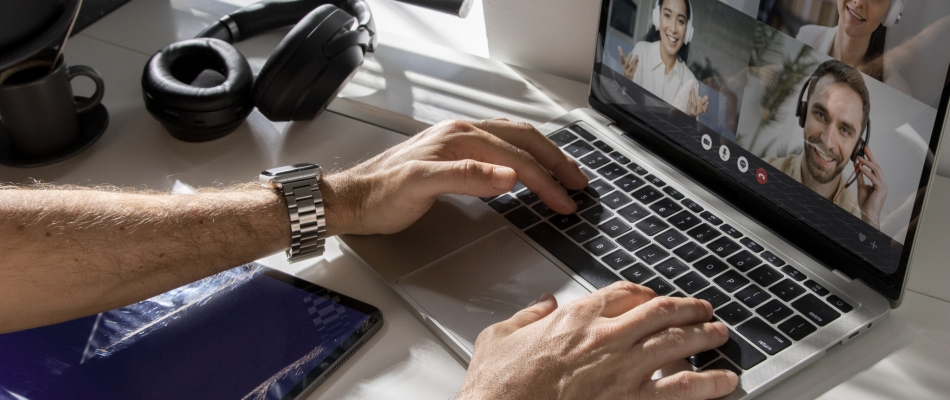 Skype raccroche, l'incroyable histoire d'un appel qui a duré vingt-deux ans - Minizap Grenoble