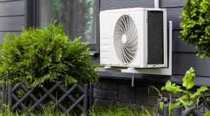 Planter des arbustes trop près du bloc extérieur d'une climatisation réversible
