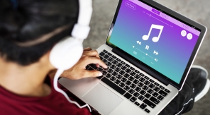 Comment les algorithmes s'emparent des plateformes musicales
