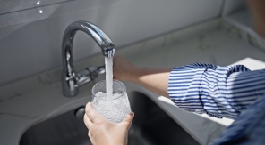 Une eau plus douce : quelles solutions contre le calcaire ?