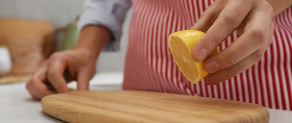 Bien entretenir sa planche à découper - Minizap Grenoble
