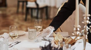 Pour les fêtes, les bonnes manières passent à table
