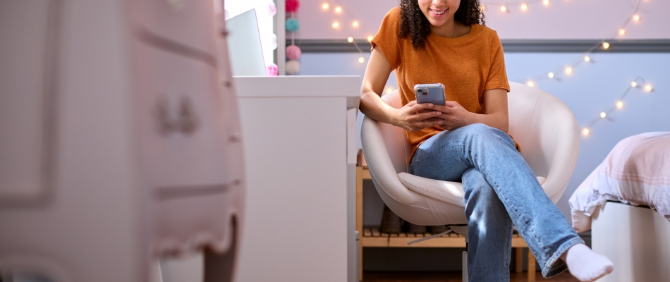 Comment transformer une chambre d'enfant en chambre d'ado ? - Minizap Annecy