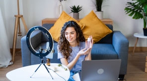 Influenceur, une activité professionnelle encadrée