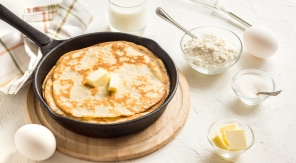 La recette (pompette) des crêpes par Raymond Oliver