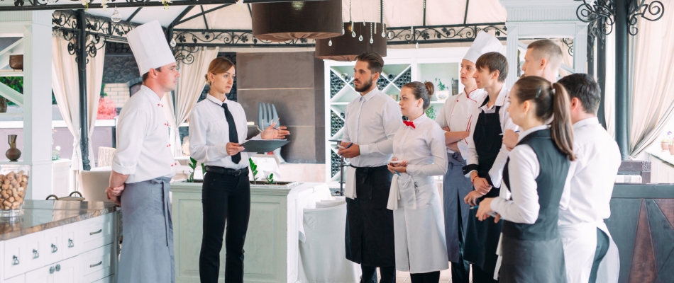 Signer un contrat d'extra dans les clous - Minizap Pays Voironnais