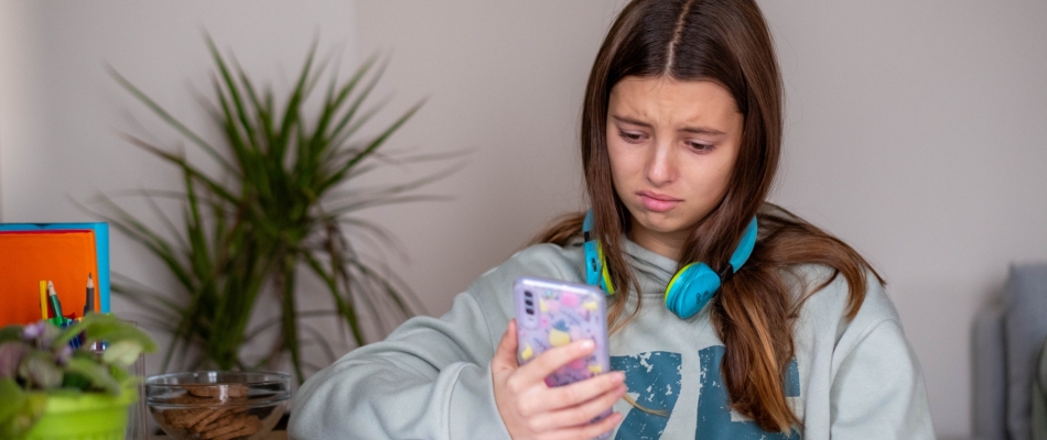 Le bonheur des ados en chute libre à cause des réseaux - Minizap Chambery