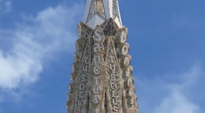 La Sagrada Familia a enfin sa croix