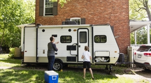 Peut-on installer une yourte, tiny house ou caravane dans son jardin ?