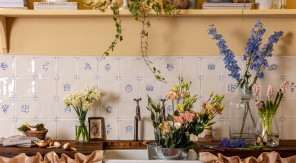 « Grandmacore », quand la déco de grand-mère se dépoussière
