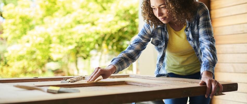 Une table en bois upcyclée - Minizap Grenoble