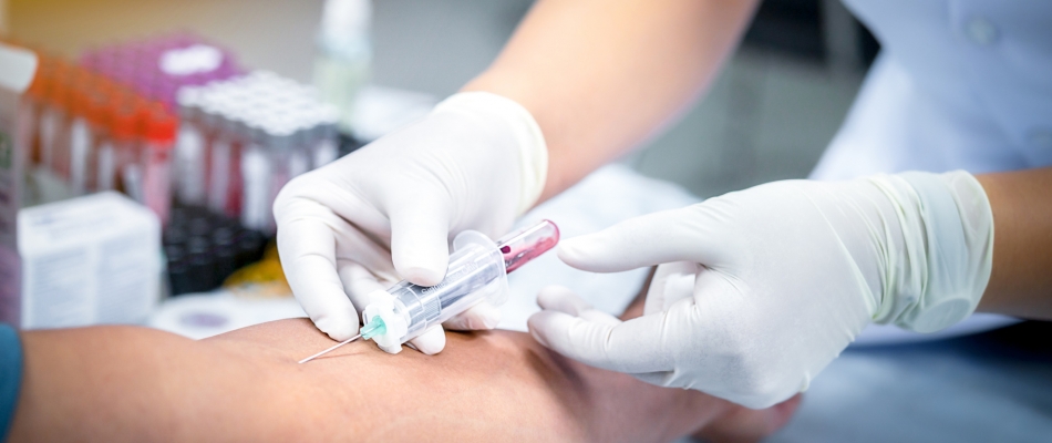 Une prise de sang pour mieux détecter le cancer du poumon - Minizap Grenoble