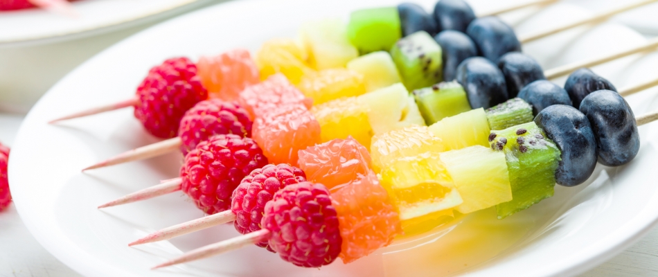 Des brochettes arc-en-ciel - Minizap Pays Voironnais
