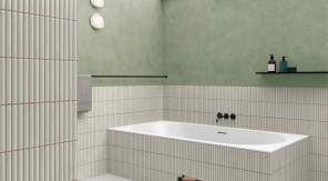 Une salle de bains aux joints colorés