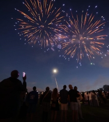 Fête Nationale à Chambéry : grand feu d'artifice et traditionnel défilé