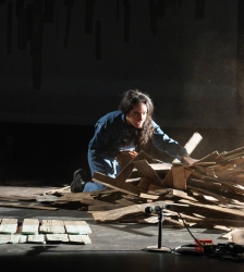 Minga de una casa en ruinas
