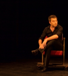 Pourvu qu'il nous arrive quelque chose