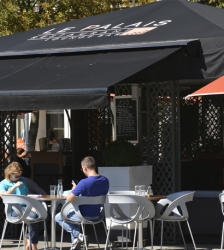 Chaque vendredi est une fête / Terrasse du Palais