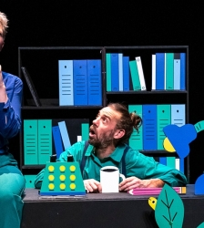 Une poule sur la Lune