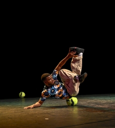 Spectacle danse hip hop et foot freestyles "Joga Bonito"