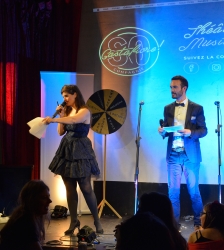 Karaok&eacute;-spectacle &agrave; la salle Fran&ccedil;oise Seigner : karaok&eacute; night fever par la compagnie So Castafiore !