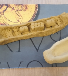 Atelier "Modelage pirogue antique"