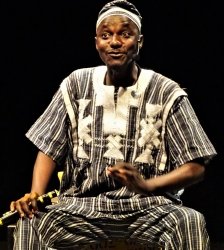 Le tambour au c&oelig;ur sec / Pacos et Ibou Sora