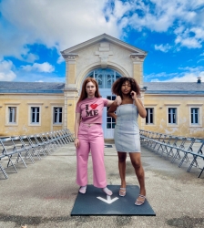 Th&eacute;&acirc;tre - d&eacute;fil&eacute; : Les Superbes