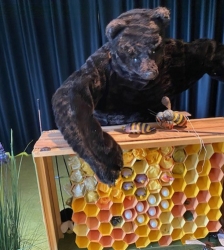 Th&eacute;&acirc;tre de marionnettes : La petite abeille