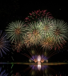 Grand feu d'artifice de la Vall&eacute;e Bleue