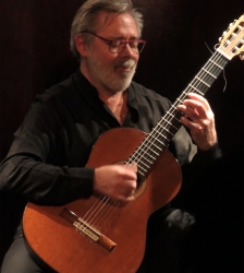 Amando Risue&ntilde;o