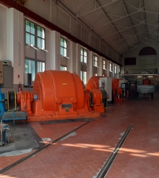 Visite comment&eacute;e de la centrale de Pinsot