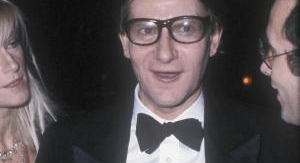 Yves Saint Laurent / Karl Lagerfeld, une guerre en...