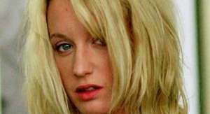 La fille coupée en deux