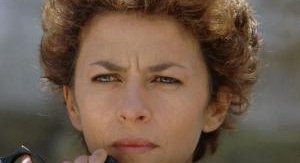 Une femme d'honneur - Mort en eaux troubles