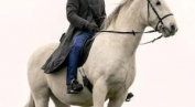 L'homme au cheval blanc